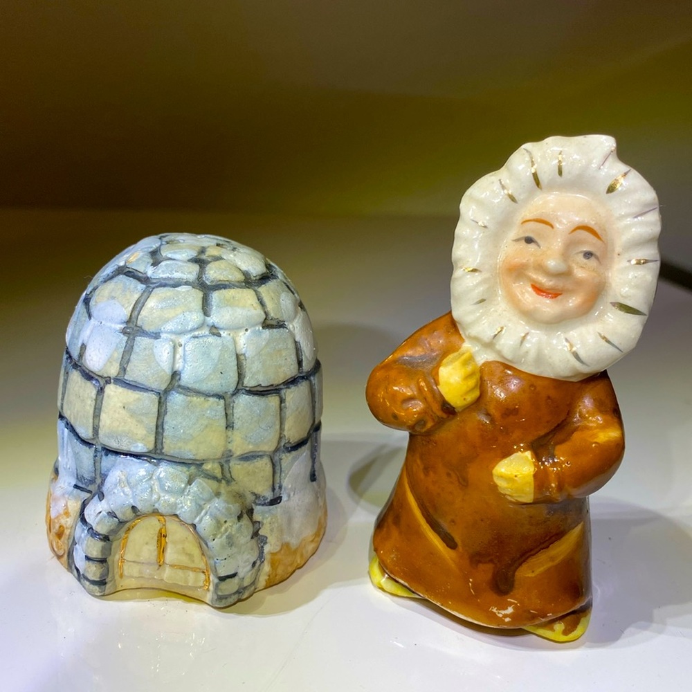 Vintage 1950's Alaskan Eskimo & Igloo Salt and Pepper Shaker Set!